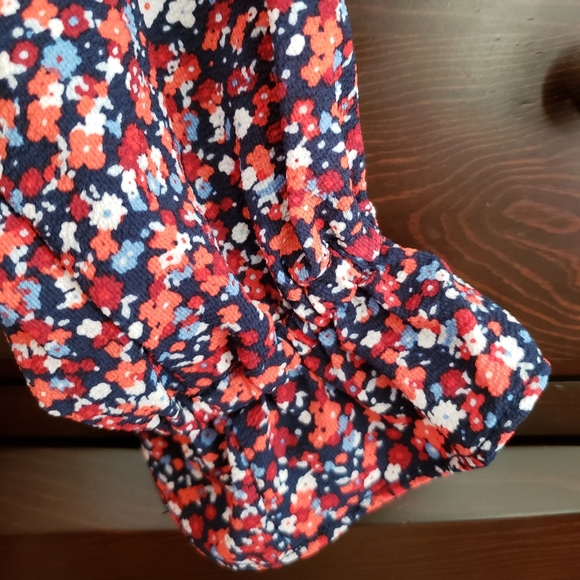 SOLD-MK- blouse - Picture 7 of 7